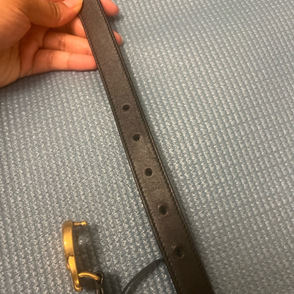 Gucci belt 100% authentic wore twice in perfect condition!